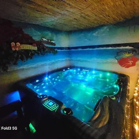 ואלבון Studio Avec Terrasse Et Jacuzzi מראה חיצוני תמונה