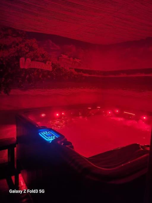 ואלבון Studio Avec Terrasse Et Jacuzzi מראה חיצוני תמונה